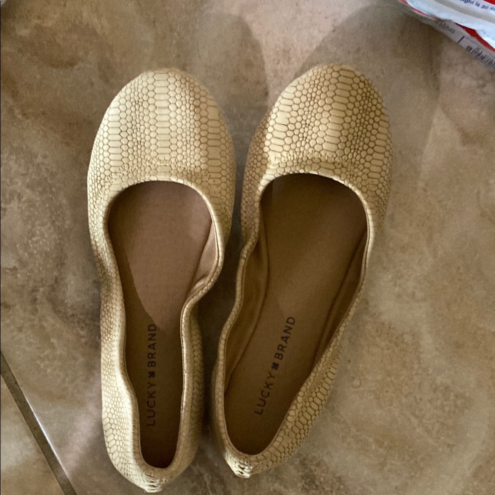 Lucky Brand Women's Beige Flats